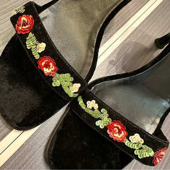 Dolce & Gabbana strappy black velvet slingback heels w/ sequin flowers, size 9 - Picture 6 of 14